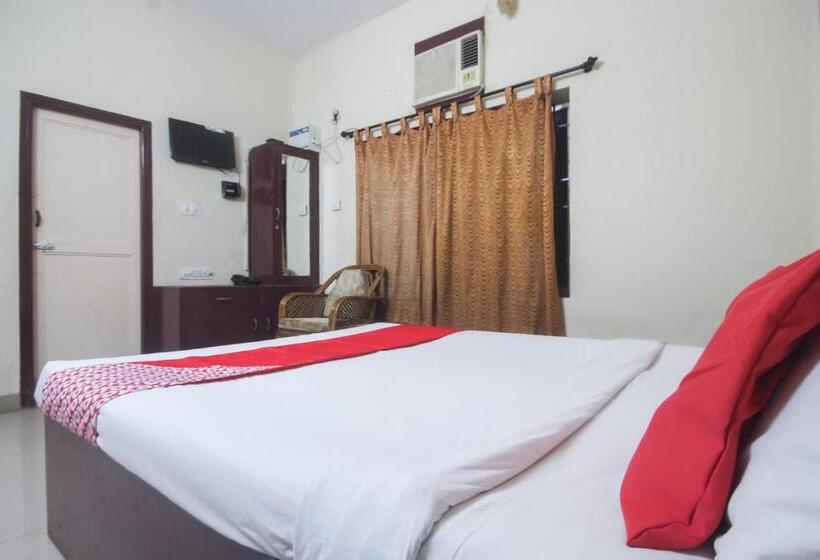 Hotell Oyo 71275 Lingam S Lodge