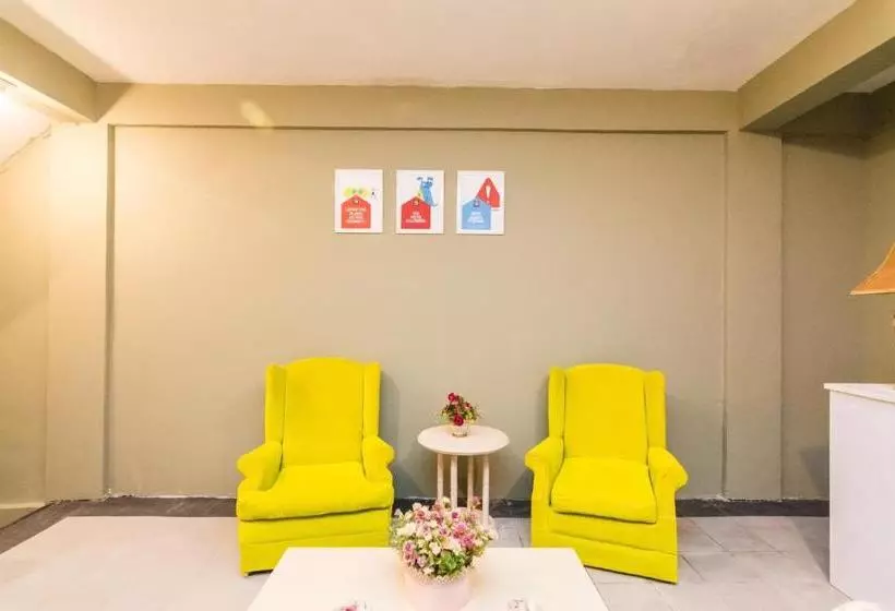 Hotelli Oyo Life 2096 Ginka