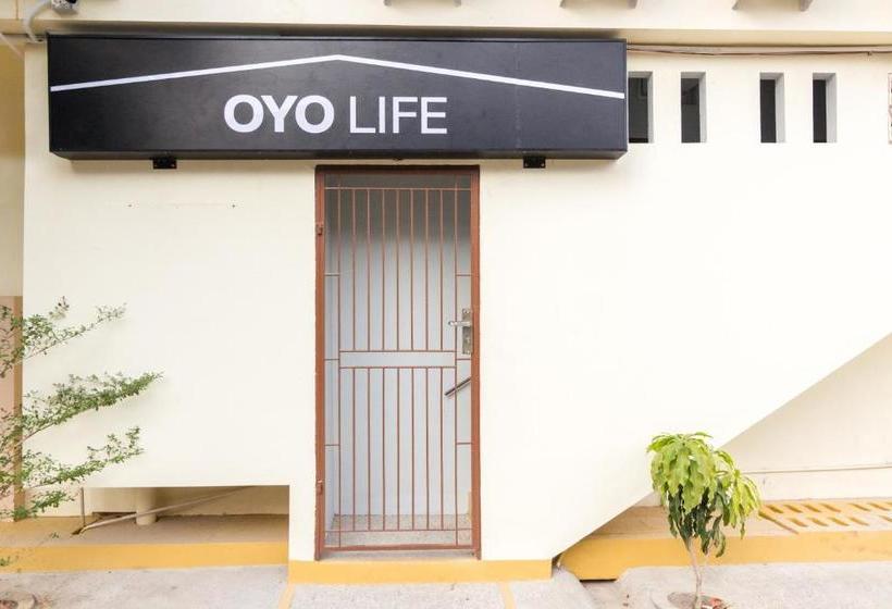 בית מלון כפרי Oyo Life 2485 Darisa Marshall Kost Syariah