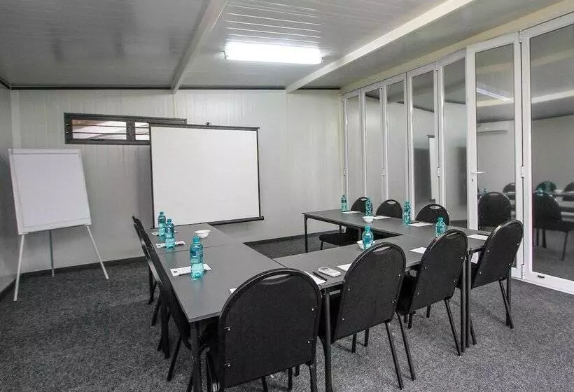 ホテル Sleepover Lanseria