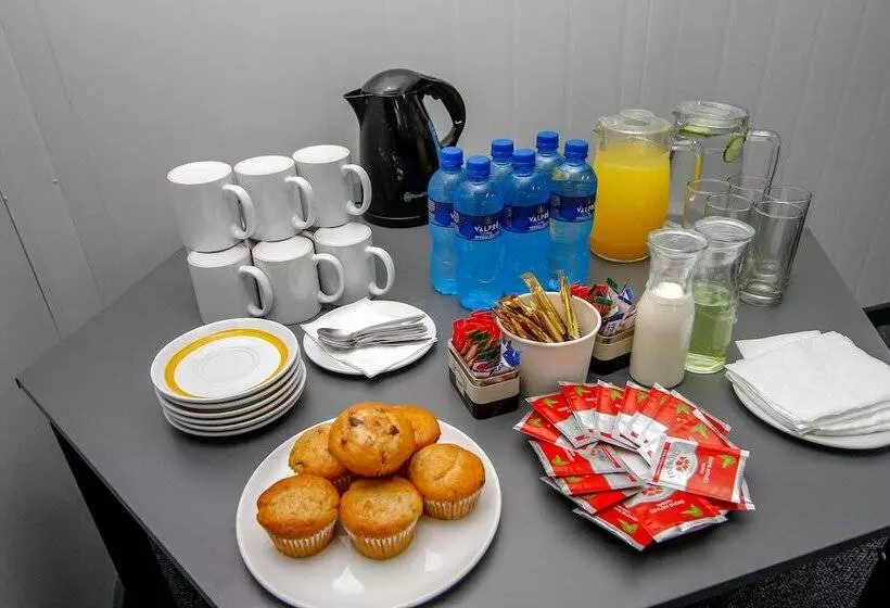 ホテル Sleepover Lanseria