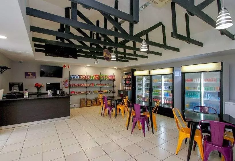 ホテル Sleepover Lanseria