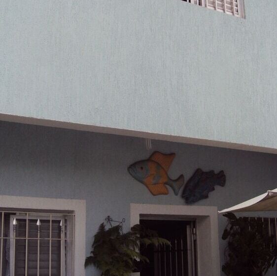 פנסיון Beach House P.g Hostel