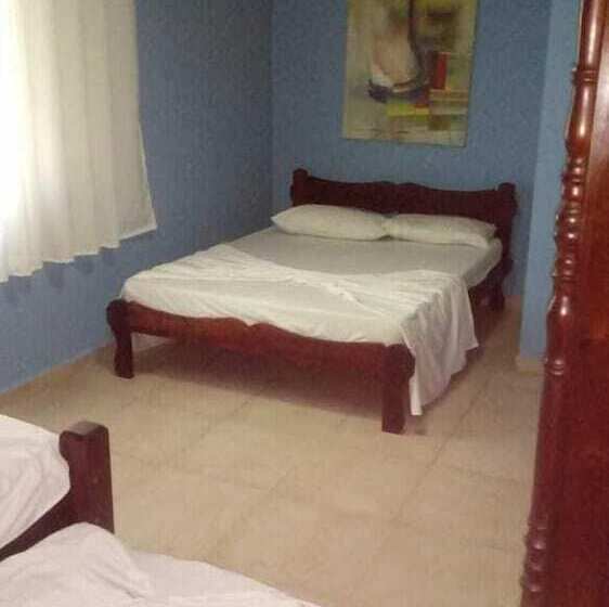 פנסיון Beach House P.g Hostel