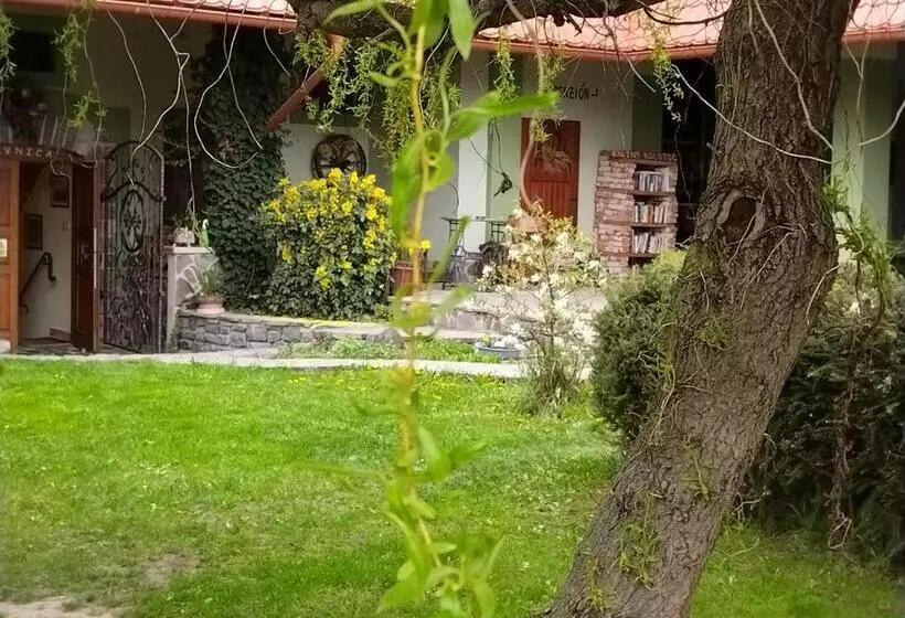 Majatalo Pivnica A Penzion Pri Studni