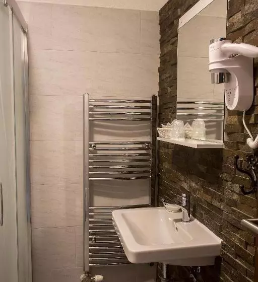 Majatalo Pivnica A Penzion Pri Studni