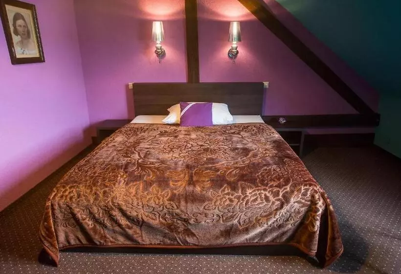 Majatalo Pivnica A Penzion Pri Studni