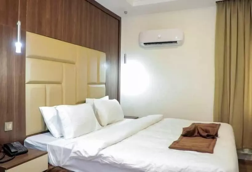 Villa Toscana Hotel Asaba