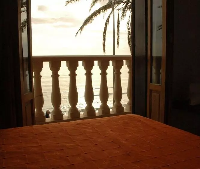 Apartamentos Jessica Beach