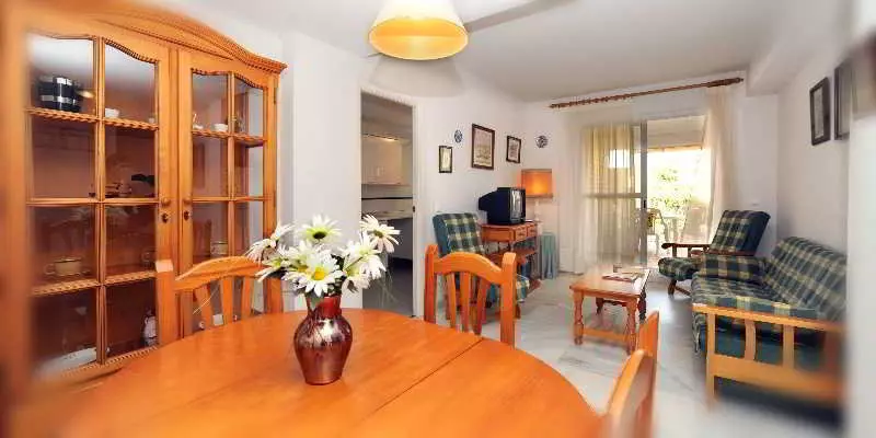 Apartamentos Leo Velamayor