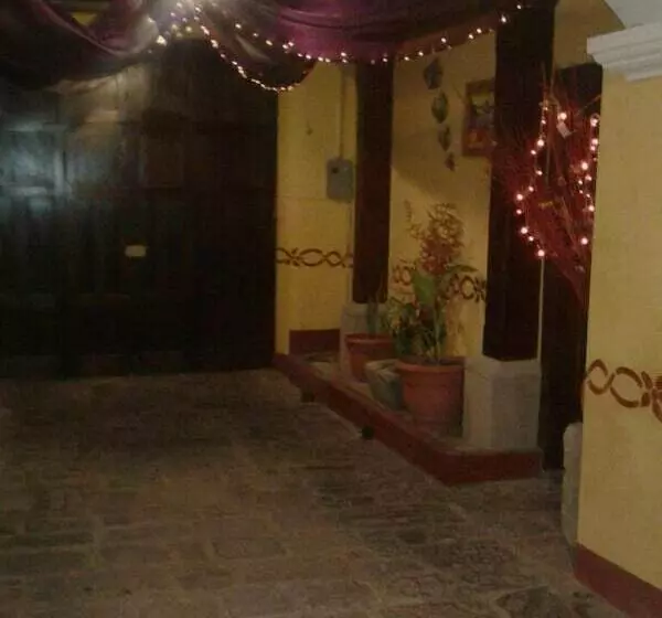 هتل Casa Maria Jose