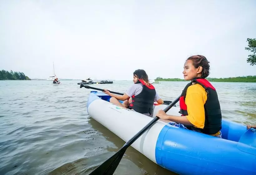 Harris Resort Batam Waterfront