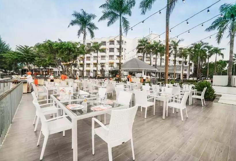Harris Resort Batam Waterfront