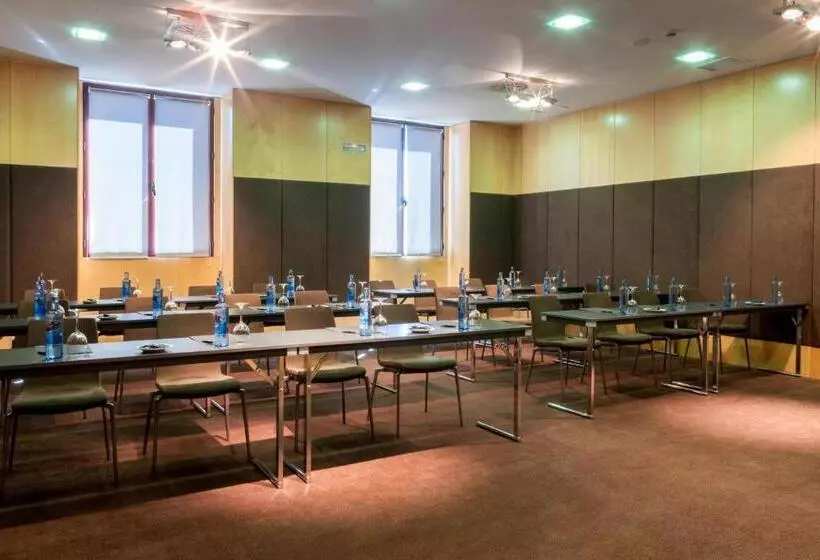 Ac Hotel Palacio De Santa Ana By Marriott