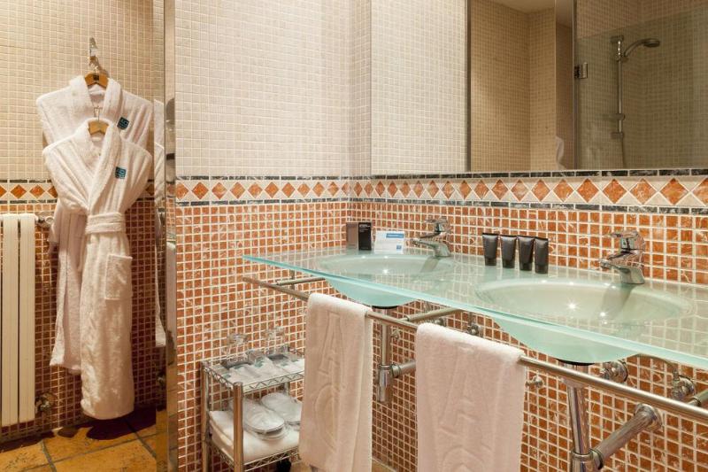 Ac Hotel Palacio De Santa Ana By Marriott