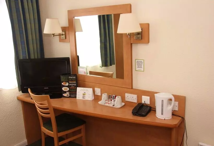 Отель Campanile Milton Keynes  Fenny Stratford