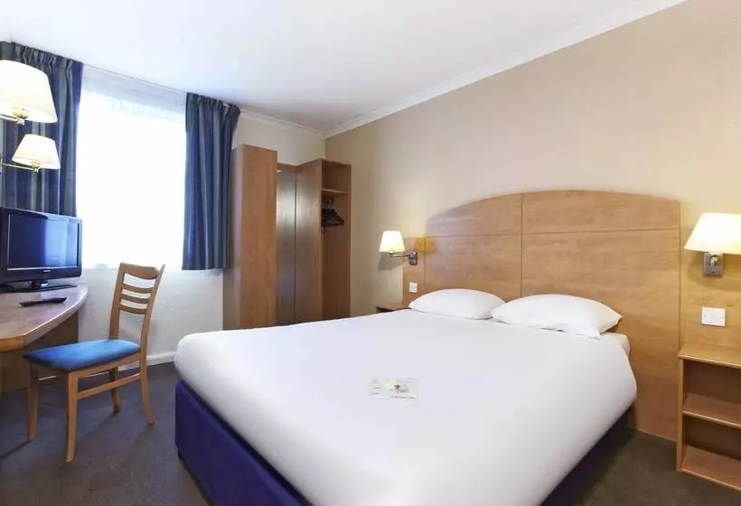 Отель Campanile Milton Keynes  Fenny Stratford