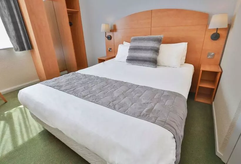 Отель Campanile Milton Keynes  Fenny Stratford