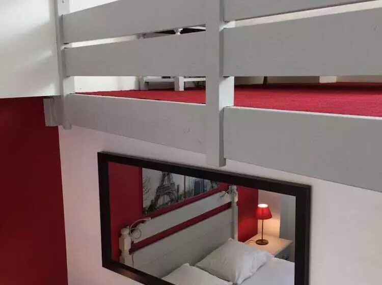 Отель Le Cardinal Rueil Centre