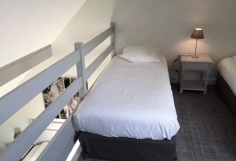 Отель Le Cardinal Rueil Centre