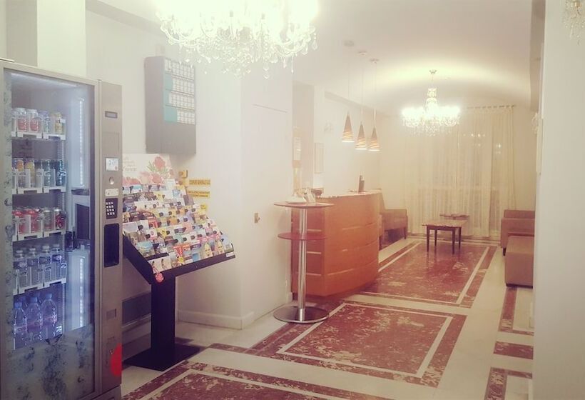 هتل Little Palace