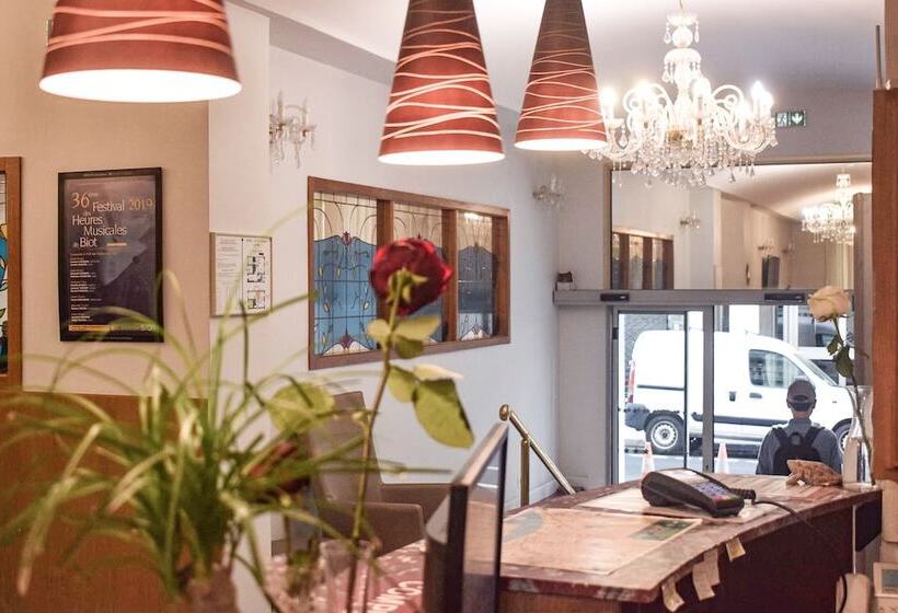 هتل Little Palace