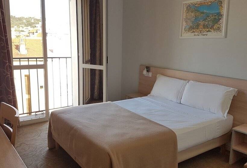 هتل Little Palace