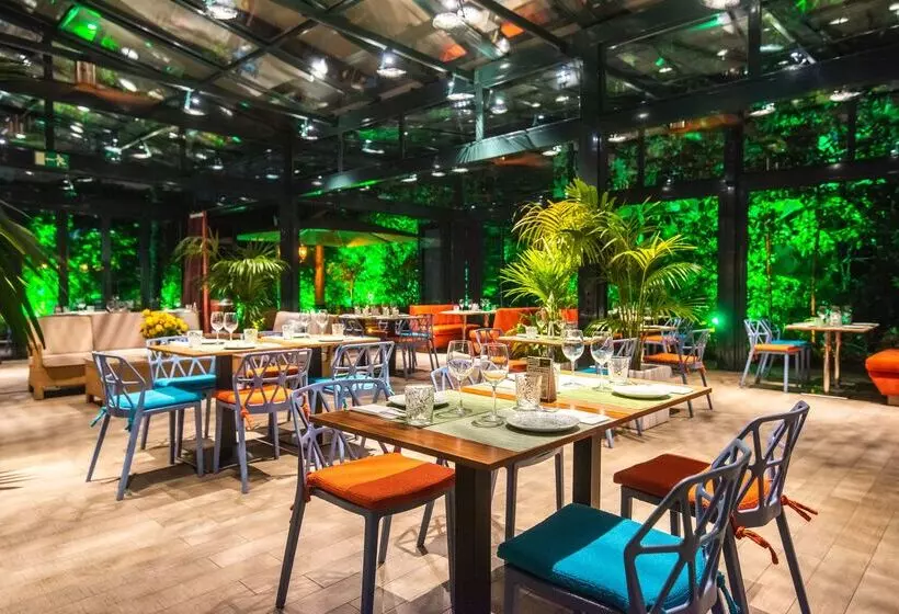 هتل Vp Jardin De Recoletos