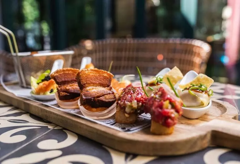 هتل Vp Jardin De Recoletos