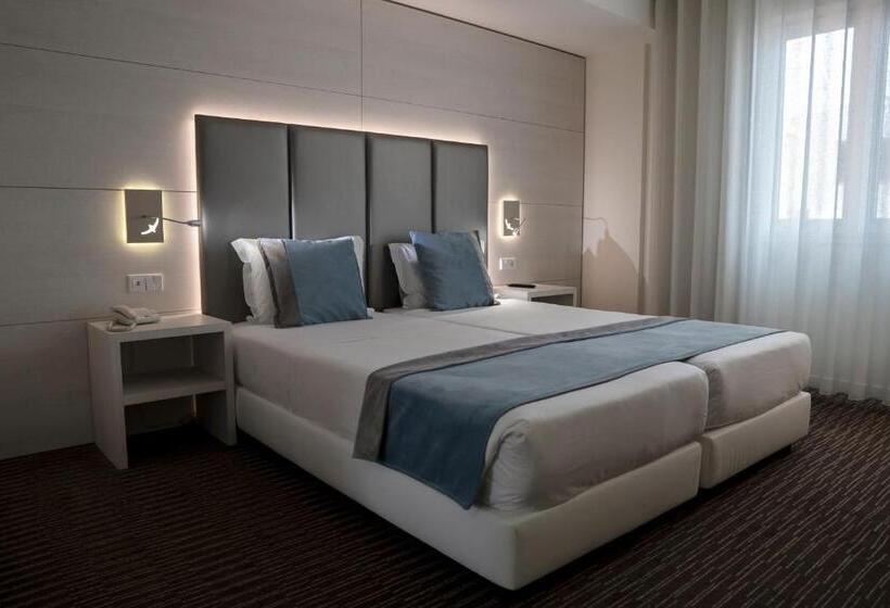 The One Grand Hotel da Póvoa