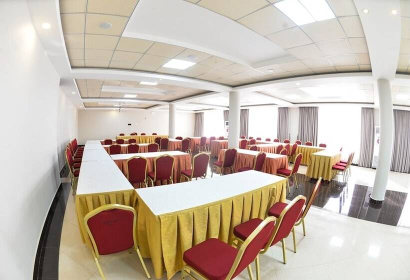 تختخواب و صبحانه Maple Leaf