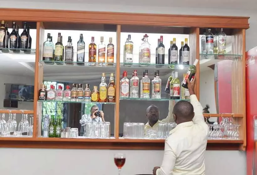 تختخواب و صبحانه Maple Leaf