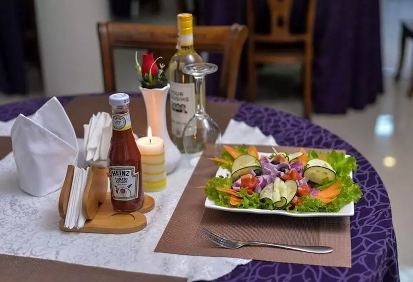 تختخواب و صبحانه Maple Leaf