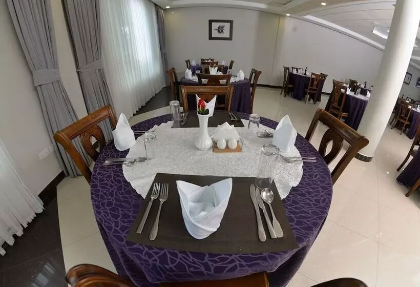 تختخواب و صبحانه Maple Leaf