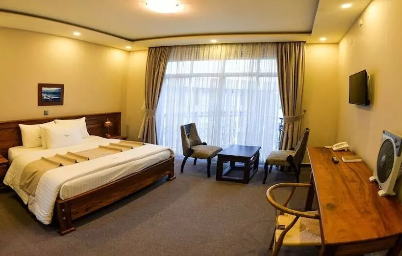 تختخواب و صبحانه Maple Leaf