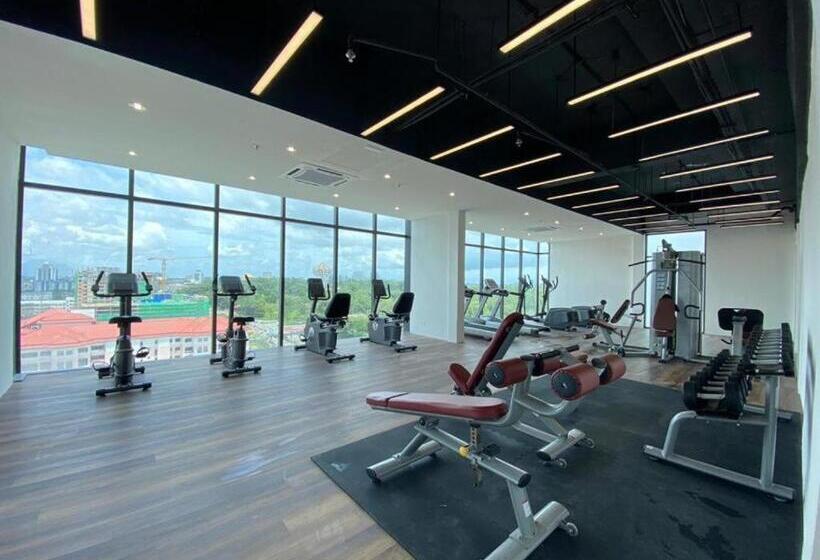 فندق Regatta Stay Kozi Square Kuching