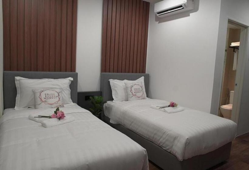 فندق Regatta Stay Kozi Square Kuching