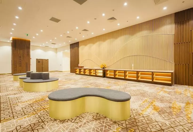 هتل The Empyrean Nha Trang