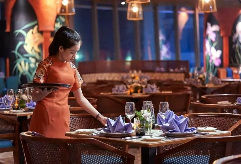 هتل The Empyrean Nha Trang