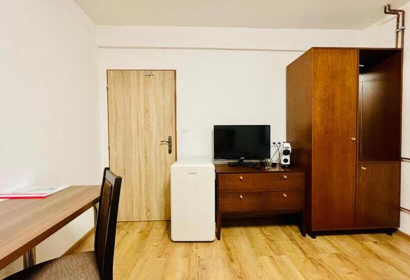 膳宿费 Penzión Tyché