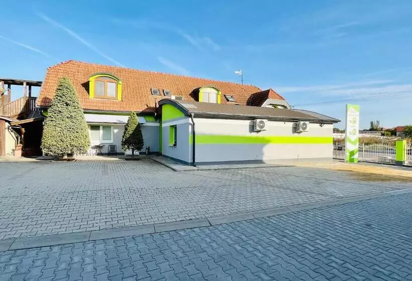 ペンション Penzión Tyché