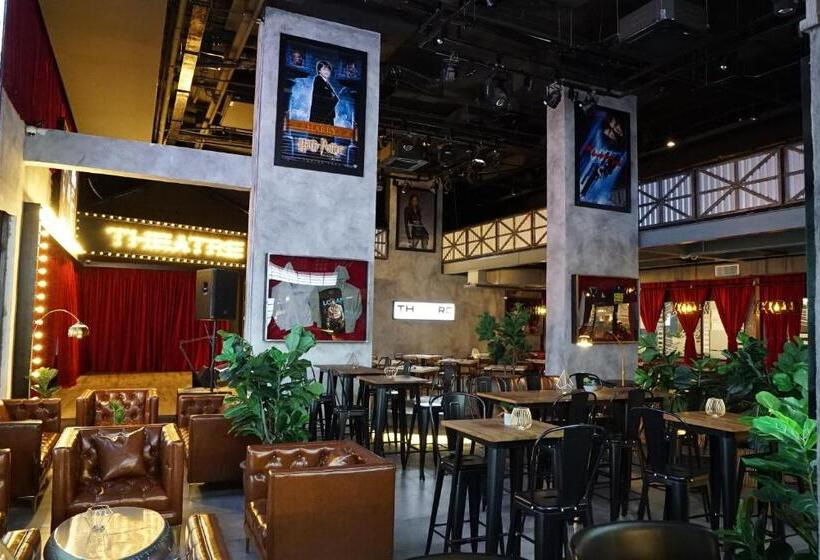 فندق Regatta Stay Kozi Square Kuching