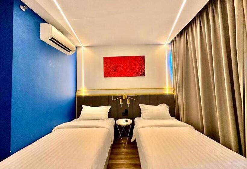 فندق Regatta Stay Kozi Square Kuching