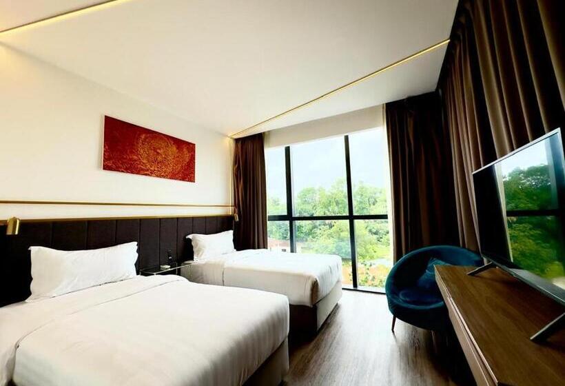 فندق Regatta Stay Kozi Square Kuching