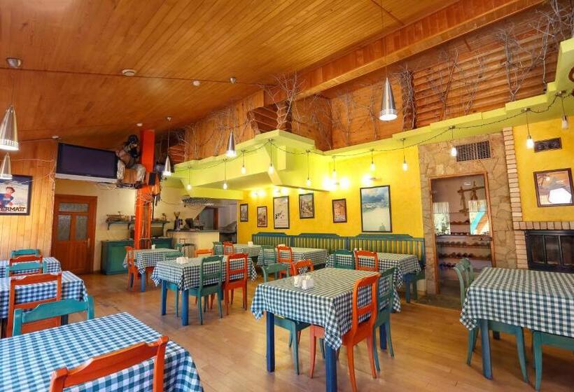 호텔 резорт тростян