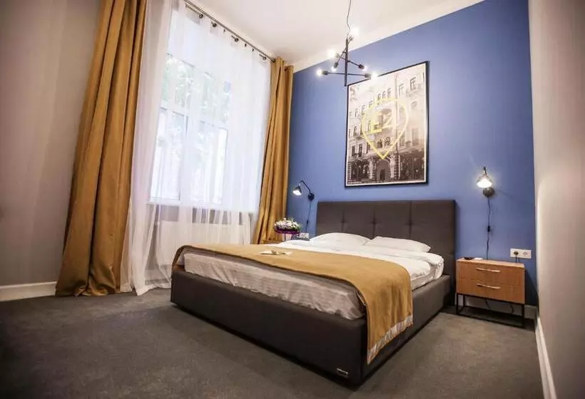 Hotel E4