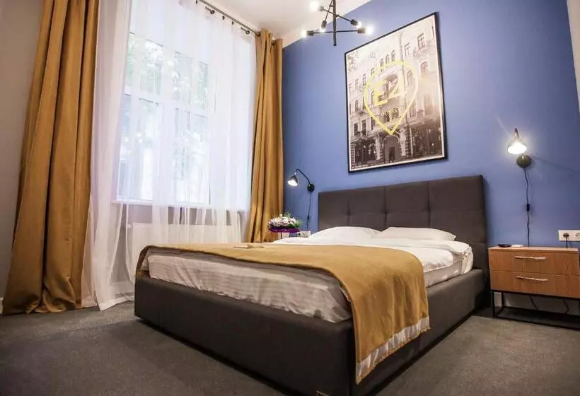 Hotel E4