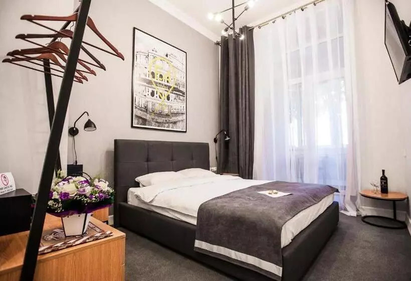 Hotel E4