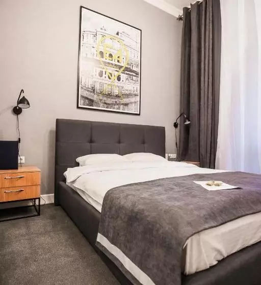 Hotel E4
