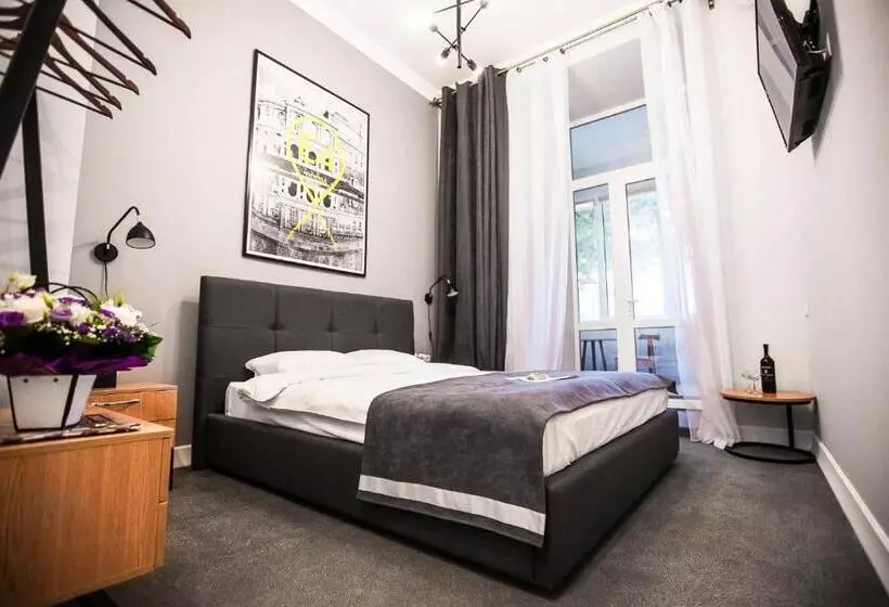 Hotel E4